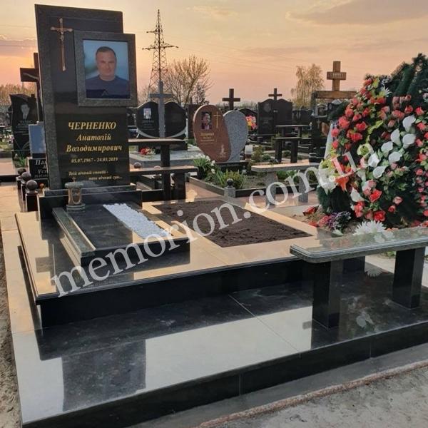 Подвійні пам’ятники