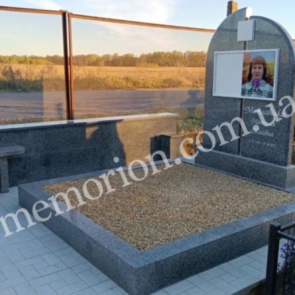Подвійні пам’ятники