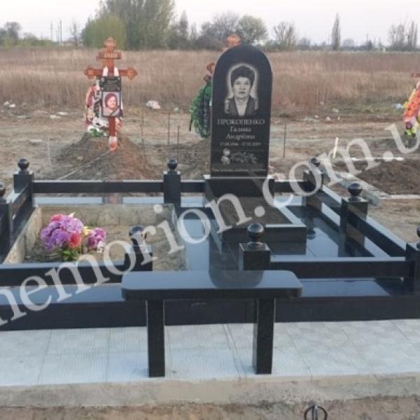 Подвійні пам’ятники