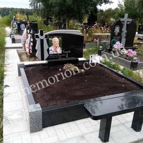 Подвійні пам’ятники